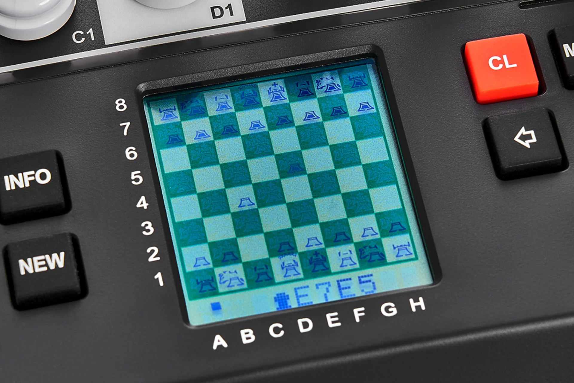 Millennium M810 ChessGenius - Chess Computer - Image 4