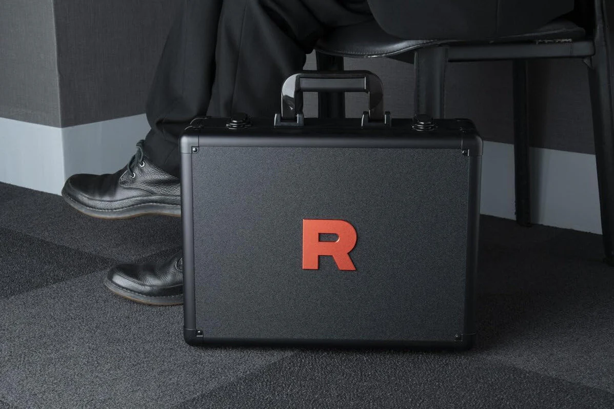 Pokemon TCG: Pokemon Center Official - The Glory Of Team Rocket Giovanni's Attache/Carry Case - Image 4